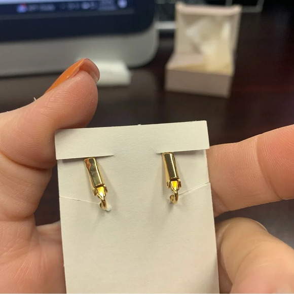 Avon Color Counterpoint Red and Cream Dangle clip Earrings NIB 1988 - Picture 4 of 5